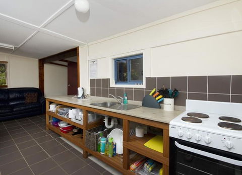 Mick's Beach Cottage - Seal Rocks Beachfront - Accommodation Fremantle 2
