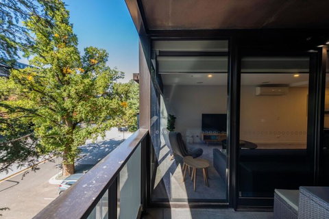 Midnight Apartments Accommodate Canberra - Accommodation Fremantle 1