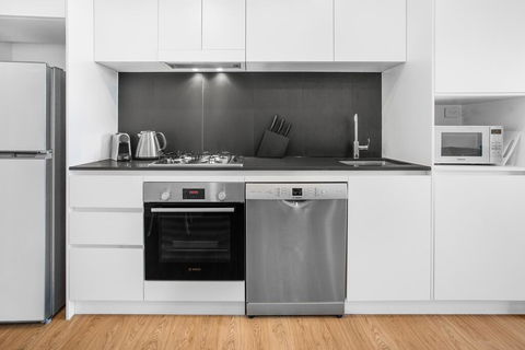 Modern 1-Bed Apartment With Balcony And Leisure Area - Accommodation Fremantle 3