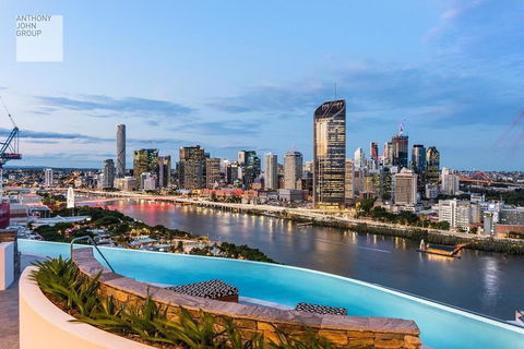 Modern Apartment In South Brisbane Infinity Pool - Accommodation Fremantle 1