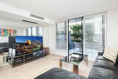 Modern Bronte Apt. W/ Ocean Views, Just Minutes Walk To Beach! - Accommodation Fremantle 0