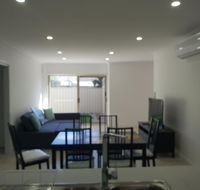 Modern style central location golden house - Accommodation Fremantle