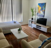 Modern Unit Near To Surfers Paradise - Accommodation Fremantle
