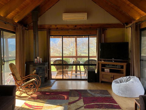 Mountain Grass Lodge (2 Bedroom) - Accommodation Fremantle 2