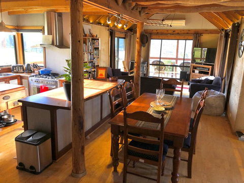 Mountain Grass Lodge (2 Bedroom) - Accommodation Fremantle 1