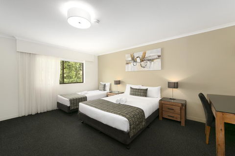 Mt Ommaney Hotel Apartments - Accommodation Fremantle 2