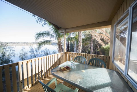 Mundic Waterfront Cottages - Accommodation Fremantle 0