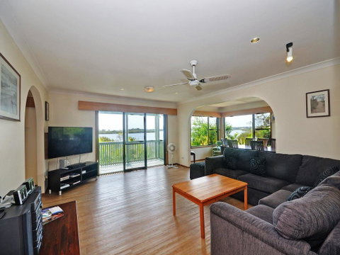 Myall Manor - Accommodation Fremantle 2