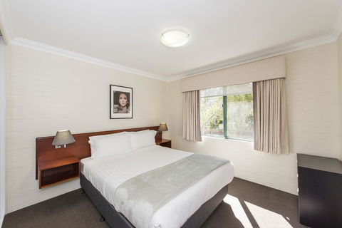Subiaco Village 30 - Accommodation Fremantle 14