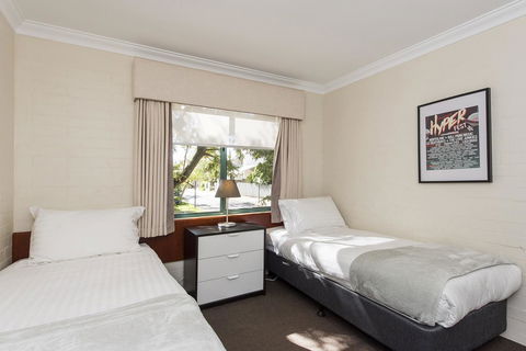 Subiaco Village 30 - Accommodation Fremantle 19