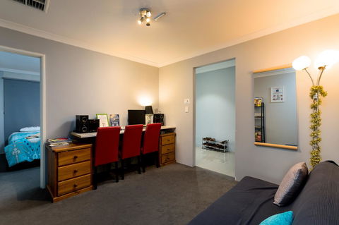 Rainbow Dream House - Accommodation Fremantle 10