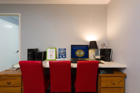 Rainbow Dream House - Accommodation Fremantle 11