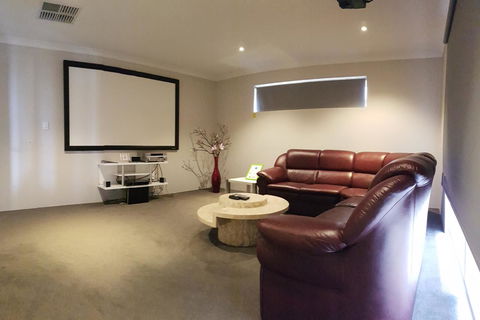 Rainbow Dream House - Accommodation Fremantle 22