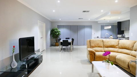 Rainbow Dream House - Accommodation Fremantle 9