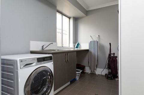 Rainbow Dream House - Accommodation Fremantle 23