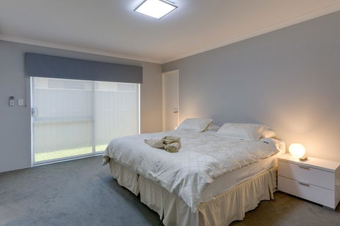 Rainbow Dream House - Accommodation Fremantle 6