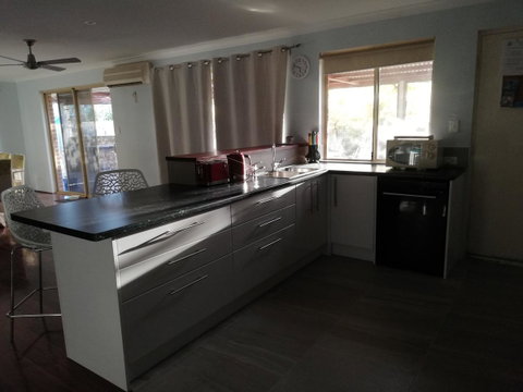 Beach Place @ Leeman - Accommodation Fremantle 5