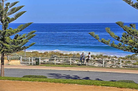 Beachfront @ Scarbs - Accommodation Fremantle 14