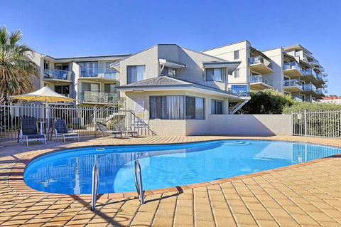Beachfront @ Scarbs - Accommodation Fremantle 5