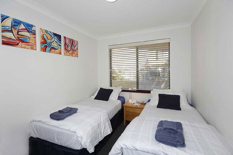 Beachfront @ Scarbs - Accommodation Fremantle 8