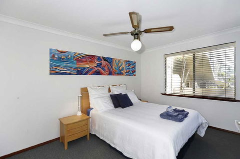Beachfront @ Scarbs - Accommodation Fremantle 9