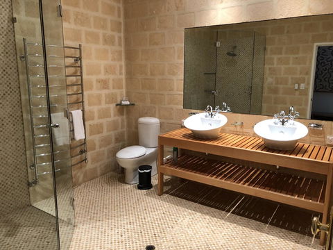 Caves Road Guest Houses - Accommodation Fremantle 17