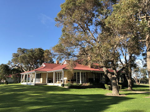 Caves Road Guest Houses - Accommodation Fremantle 4