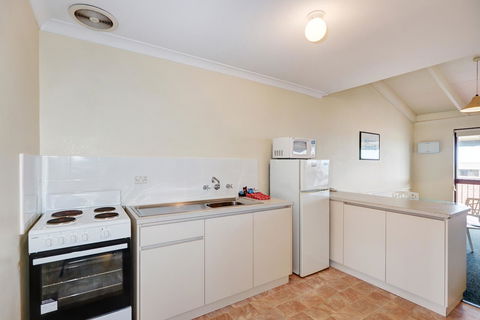 West Beach Lagoon 114 â€“ Ocean Views - Accommodation Fremantle 5