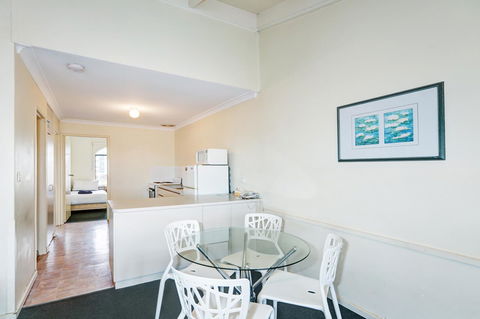 West Beach Lagoon 114 â€“ Ocean Views - Accommodation Fremantle 8