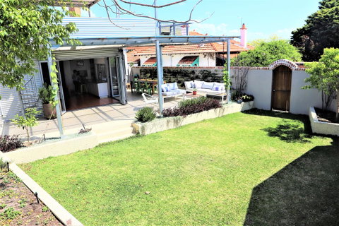 Fremantle Heritage Home For You To Enjoy! - Accommodation Fremantle 13