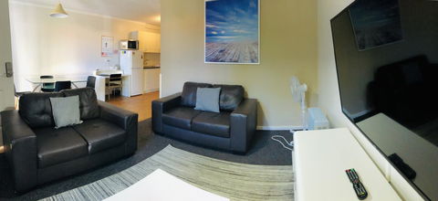 West Beach Lagoon 107 - Great Value - Accommodation Fremantle 5