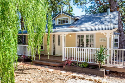 Quiet Escapes Cottages - Accommodation Fremantle 12