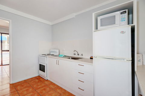 West Beach Lagoon 204 â€“ Ground Floor - Accommodation Fremantle 7