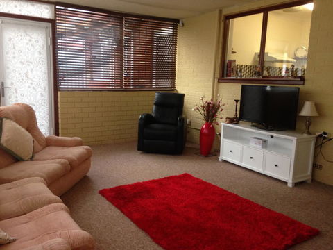 â˜… Stylish Family Home! â˜… - Accommodation Fremantle 3