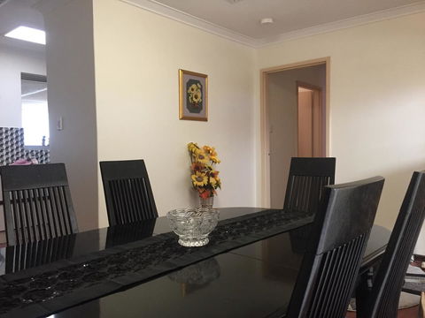 â˜… Stylish Family Home! â˜… - Accommodation Fremantle 7
