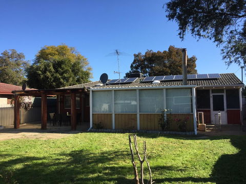 â˜… Stylish Family Home! â˜… - Accommodation Fremantle 26