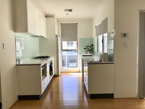 Gerring Court With Free 1 Car Bay Parking - Accommodation Fremantle 10