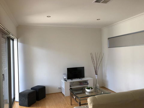 Gerring Court With Free 1 Car Bay Parking - Accommodation Fremantle 13