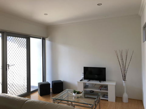 Gerring Court With Free 1 Car Bay Parking - Accommodation Fremantle 12