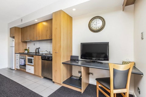 508 Stupendous Sunsets & Views Pool Gym Parking - Accommodation Fremantle 38