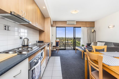 508 Stupendous Sunsets & Views Pool Gym Parking - Accommodation Fremantle 12