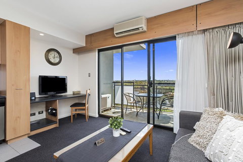 508 Stupendous Sunsets & Views Pool Gym Parking - Accommodation Fremantle 5