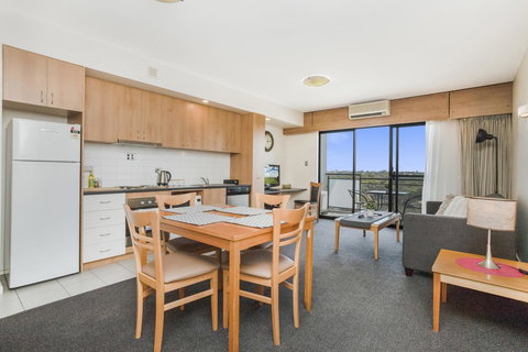 508 Stupendous Sunsets & Views Pool Gym Parking - Accommodation Fremantle 11