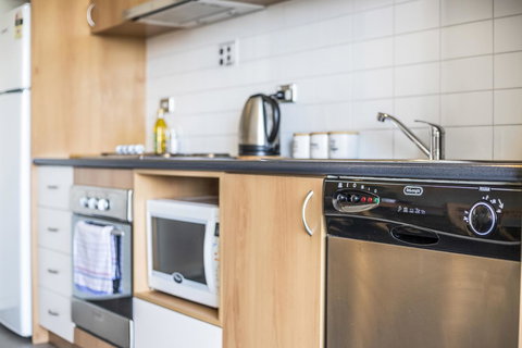 508 Stupendous Sunsets & Views Pool Gym Parking - Accommodation Fremantle 18