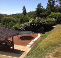 Bright  Beautiful Home On The Hills - Accommodation Fremantle