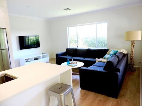 Contemporary Cove - Quindalup - Accommodation Fremantle 5