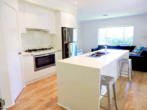 Contemporary Cove - Quindalup - Accommodation Fremantle 7