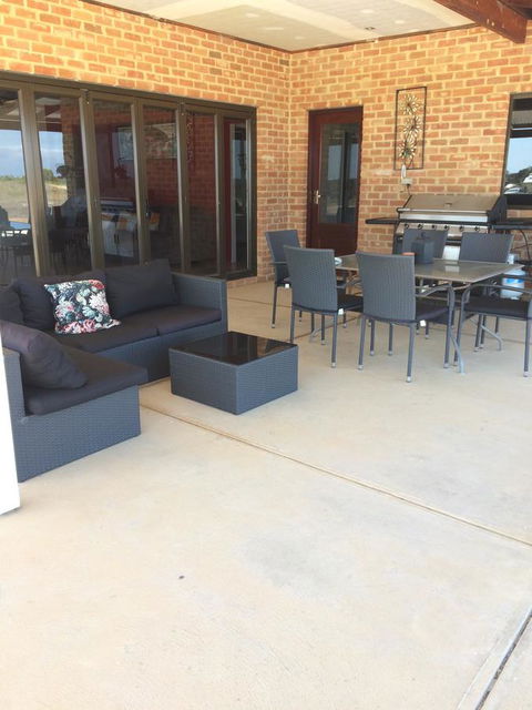 Ocean View Homestead - Accommodation Fremantle 1