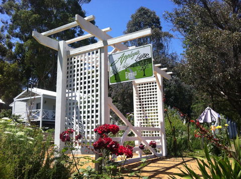 Applegate Lane Chalet - Accommodation Fremantle 14