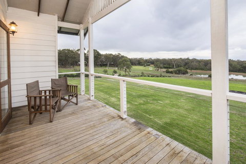 Buxton Thomas - Accommodation Fremantle 0